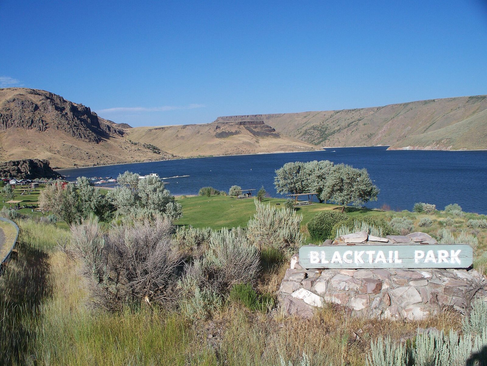Blacktail cliffs (Ririe Reservoir)