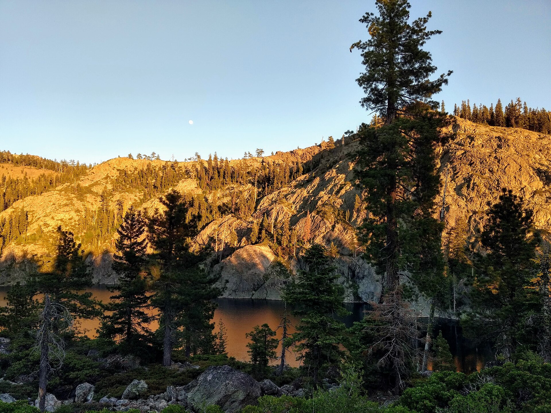Kangaroo Lake jump rock