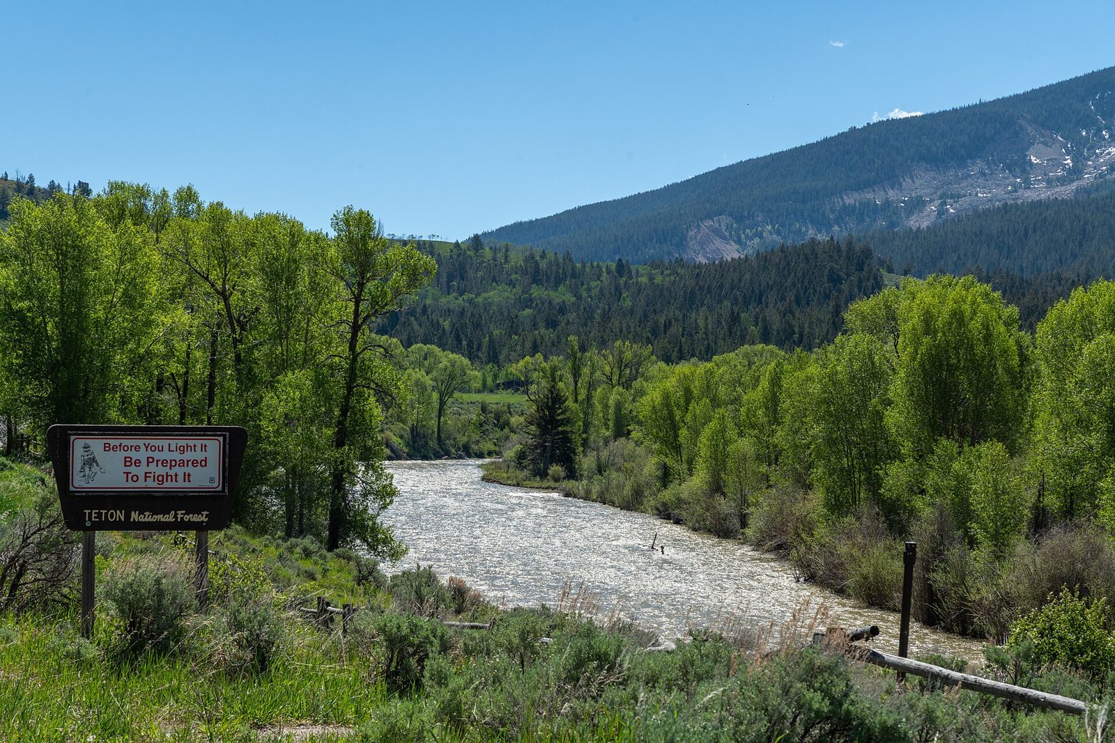 Kelly Cliffs (Gros Ventre River)