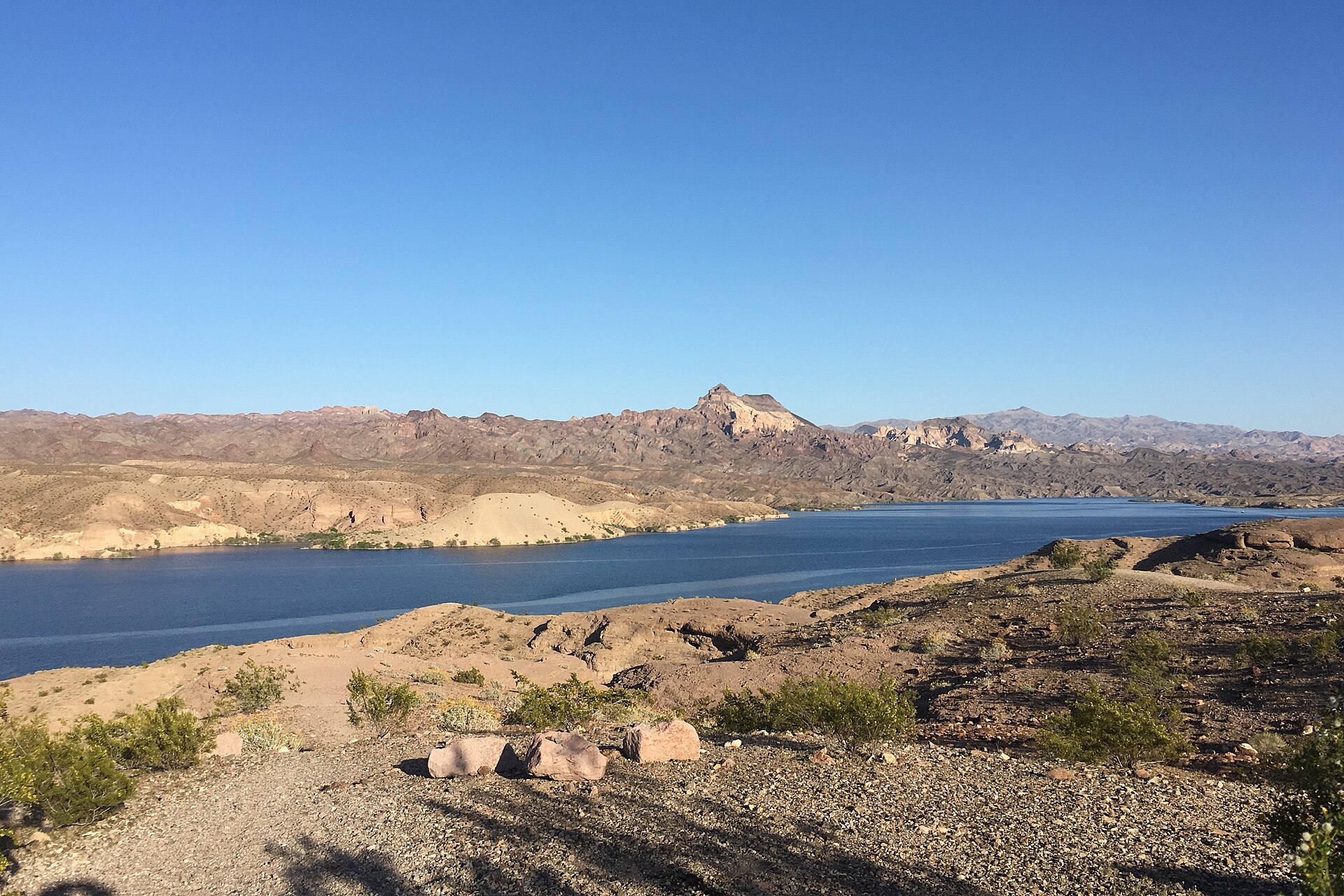 Nelson's Landing cliffs (Lake Mohave)
